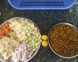 A picture of step 1 of Fruit chaat salad.