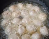 Foto langkah ke 2 dari resep Bakso Goreng Mercon.