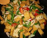 Foto langkah ke 4 dari resep Tumis Kacang Tahu Tempe Bumbu Kecombrang.