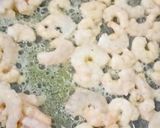 Foto langkah ke 2 dari resep Shrimp with garlic butter sauce.