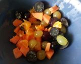 A picture of step 2 of Fruit shaped fruit sandwiches.
