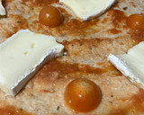 Foto del paso 7 de la receta: 1-Masa de coliflor para pizza. 2- Pizza con base de coliflor, cherrys y quesos
