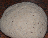 Foto del paso 2 de la receta: Pan pita con masa madre, semillas y harina integral