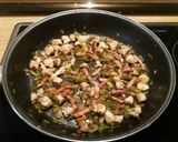 Foto del paso 4 de la receta Pasta con nata, pollo, bacon y verduras