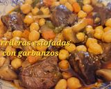 Foto del paso 11 de la receta: Carrilleras ibéricas estofadas con garbanzos