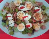 Foto del paso 4 de la receta: Ensalada con huevo duro, Frankfurts y pepinillos