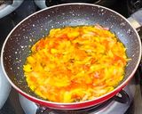 A picture of step 3 of Egg shakshuka.