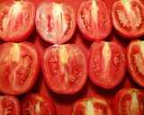 Foto del paso 1 de la receta: Tomates secos sabor anchoas y albahaca en aceite
