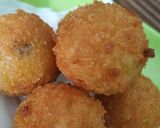 Foto langkah ke 5 dari resep Bola-bola Ubi Coklat Lumer.
