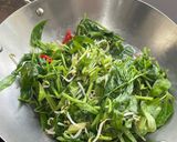 Foto langkah ke 2 dari resep Tumis Kangkung Tauge.
