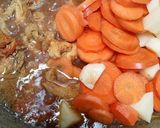 Foto langkah ke 4 dari resep Semur ayam kentang wortel.