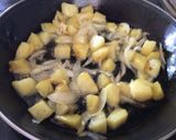 Foto del paso 1 de la receta: Tortilla de papas y champiñones