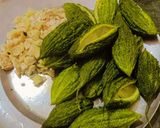 भरवा करेले (bharwa karele recipe in Hindi) रेसिपी चरण 1 फोटो