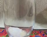 A picture of step 3 of Strawberry infused lemonade.