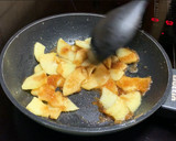 Foto del paso 4 de la receta: Hamburguesa de angus, lacón y manzana al Oporto