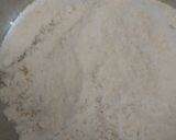 A picture of step 4 of Afghani fateer.