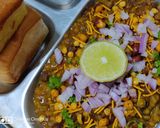 A picture of step 6 of Misal pav.