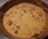 A picture of step 4 of Farfalle with Tuna, Cherry Tomatoes, and Cream Cheese.