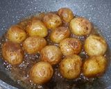 Foto langkah ke 3 dari resep Gamja Jorim 감자조림 (Korean Braised Baby Potatoes).
