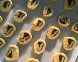 Foto langkah ke 11 dari resep Cheesy Dates Cookies.