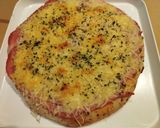 Foto del paso 6 de la receta: Pizza margarita con jamón cocido y queso