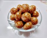 A picture of step 5 of Til Gud Ladoo.