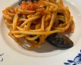 A picture of step 4 of Spaghettoni with Seafood in Tomato Sauce.