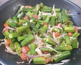A picture of step 3 of Bhindi Do Pyaaza.