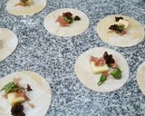 Foto del paso 5 de la receta: Agnolottis de muzzarella y jamón crudo con fideos de yapa