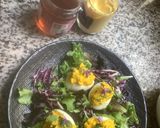 Une image de l'étape 10 de 🥄🍋🍃Œufs🥚mimosas 🍽️🧉🍯sur lit de salade 🥗.