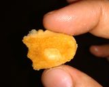 Foto langkah ke 6 dari resep Kue kering ulat 3 bahan teflon.