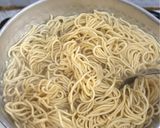 Foto langkah ke 2 dari resep Mie Goreng Bumbu Kacang.
