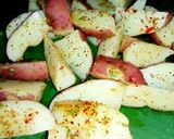 Foto langkah ke 5 dari resep Potato Wedges dengan Bumbu Kearifan Lokal.