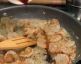 Foto del paso 3 de la receta: Camarones Al Mojo de Ajo #lacocinadeconsuelo