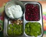 A picture of step 1 of Grapes Yogurt.