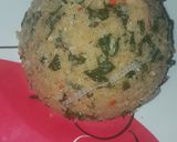 A picture of step 4 of Dambun shinkafa with zogale.