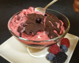 Foto del paso 4 de la receta: El helado de moda: sabor frutos rojos y chocolate negro