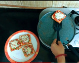 ब्रेड पिज़्ज़ा (bread pizza recipe in Hindi) रेसिपी चरण 3 फोटो