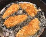 A picture of step 4 of Cracker fried chicken tenders.