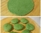 A picture of step 3 of Spinach poori😊.