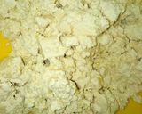 Hình bước làm 1 của món Đậu hũ trắng xào lá nghệ