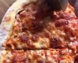 Фото кроку 6 до Пицца с ветчиной и сыром моцарелла на томатной основе 🍕.