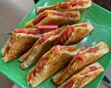 Foto langkah ke 3 dari resep Grilled Cheese Sausage Sandwich.