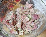 Foto del paso 3 de la receta: Guiso de judiones con cochino y alcachofas fritas
