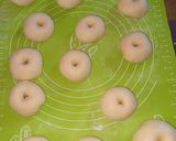 Foto langkah ke 4 dari resep Donat Meises Homemade, Lembut dan Enak.