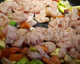 Foto del paso 2 de la receta: Pollo con verduras