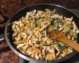 Foto del paso 3 de la receta: Hamburguesas de pollo, verduras y queso