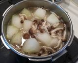 Foto langkah ke 2 dari resep Sup Labu dan Jamur Shimeji.