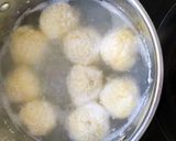 Sült csirkecomb szalonnamorzsás túrógombóccal gluténmentesen recept fázis 2 fotója