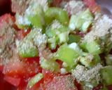 प्याज़ टमाटर सूजी उत्तपम (Pyaz Tamatar suji uttapam recipe in hindi) रेसिपी चरण 2 फोटो